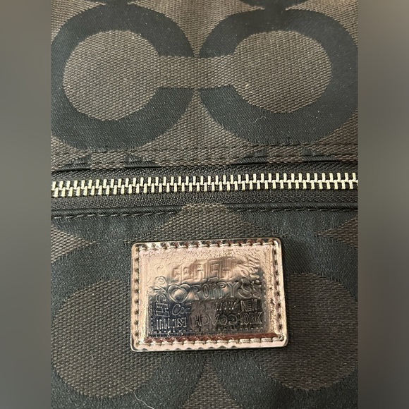 Coach Poppy Monogram Canvas Large Hobo w/ Silver Hardware - Picture 6 of 9